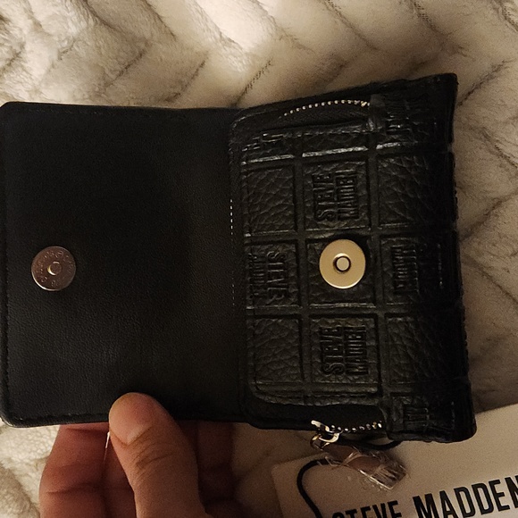 Steve Madden Black Small Wallet/clutch with Silver Accents - Picture 4 of 8